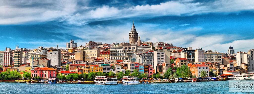 Nespecifikovaný výhled na destinaci Istanbul nebo výhled na město při pohledu z hotelu