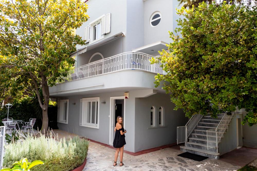 50's cottage designer house in Kifissia
