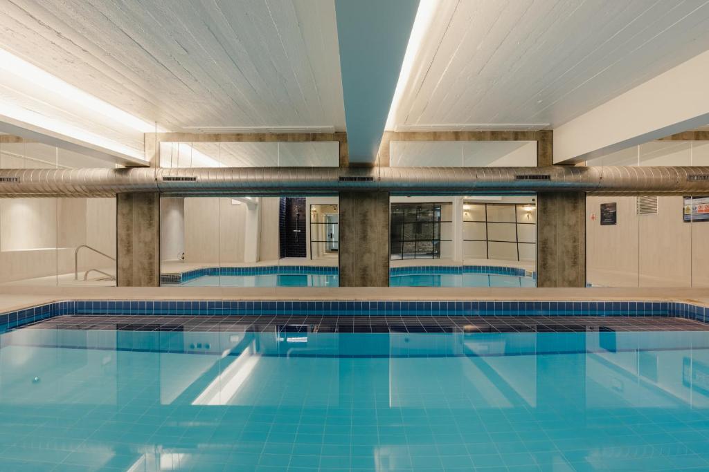 Leicester Luxury s S18 Leicester