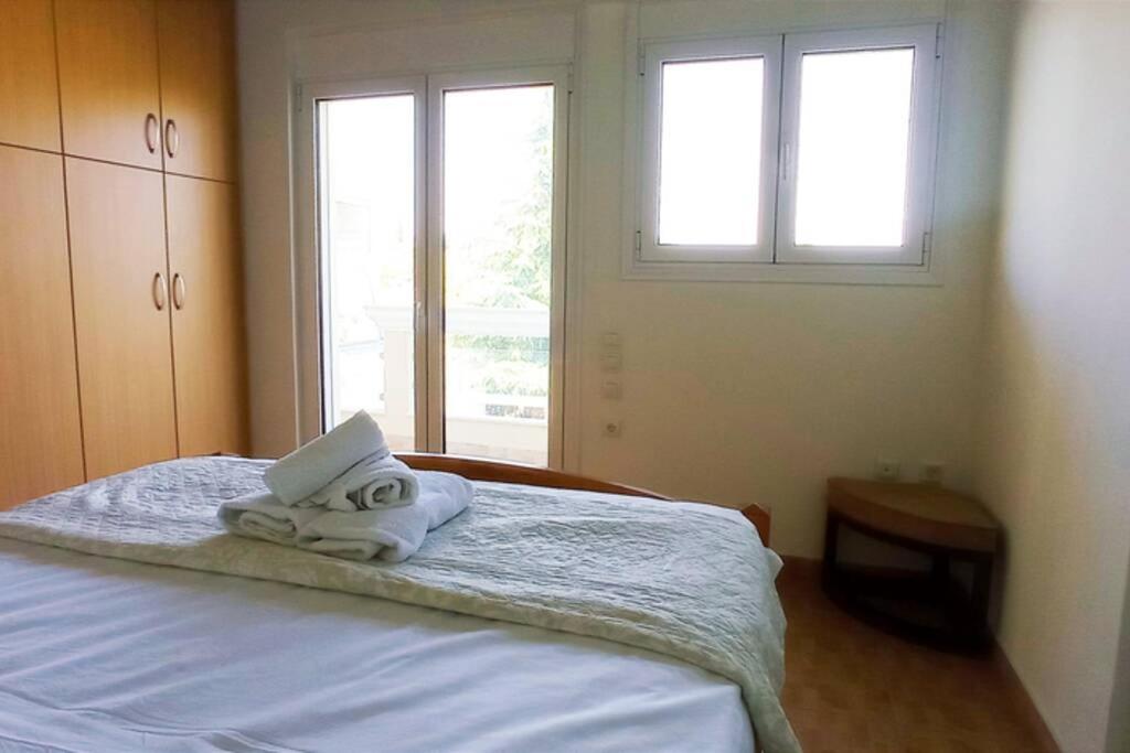 Posteľ alebo postele v izbe v ubytovaní Villa IRENE Evia, 4 bdr, Pool, 500m to Beach