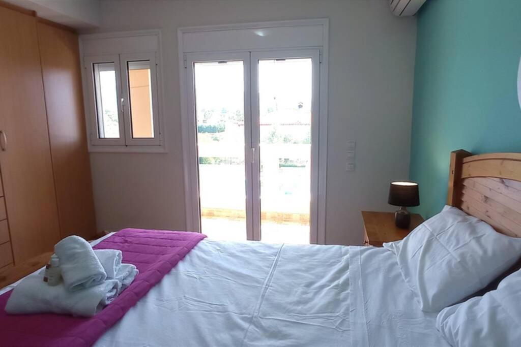 Posteľ alebo postele v izbe v ubytovaní Villa IRENE Evia, 4 bdr, Pool, 500m to Beach