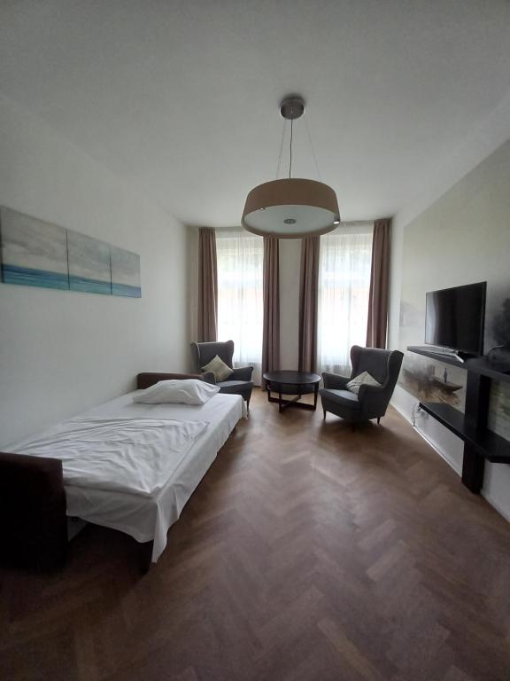 James Hotel & Apartments - Resim 35