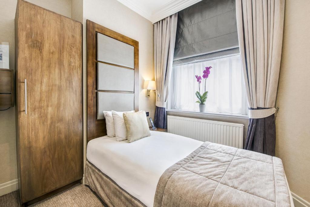Gem Langham Court Hotel photo