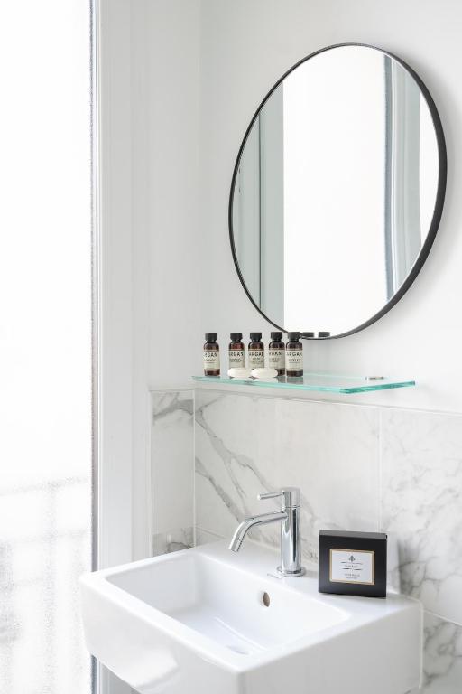 Hôtel 31 - Paris Tour Eiffel - Resim 39