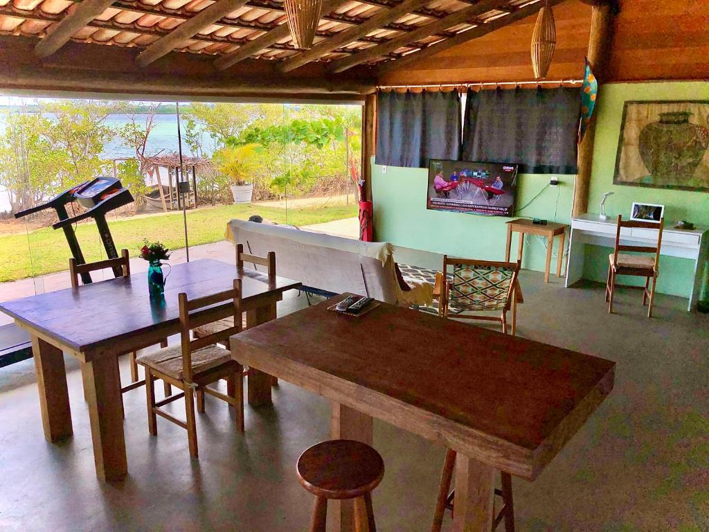 Kuchyň nebo kuchyňský kout v ubytování Casa Verde, beira da água com 2 suítes - Mar Doce!