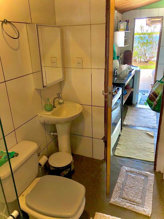 Koupelna v ubytování Casa Verde, beira da água com 2 suítes - Mar Doce!