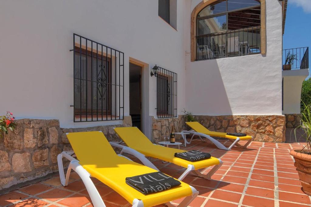 Fotografia z galérie ubytovania Villa Margarita - A Tranquil Oasis with Large Private Pool v destinácii Jávea