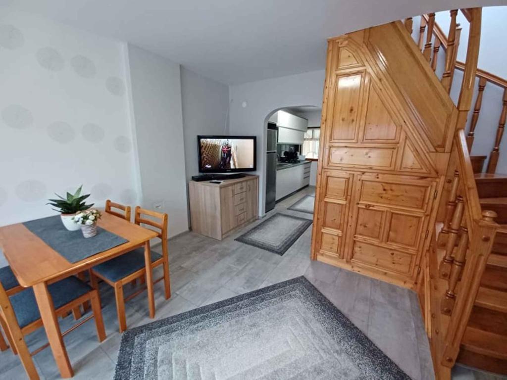 Kuchyňa alebo kuchynka v ubytovaní Holiday home Balatonkeresztur 12