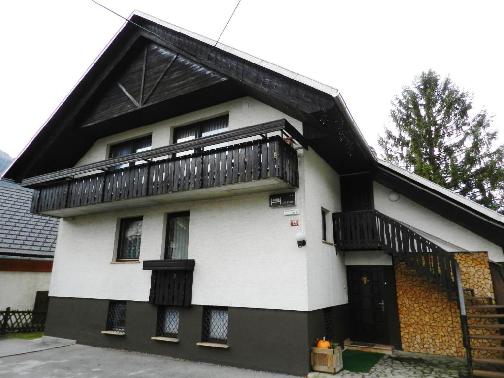 Budova, kde se apartmán nachází