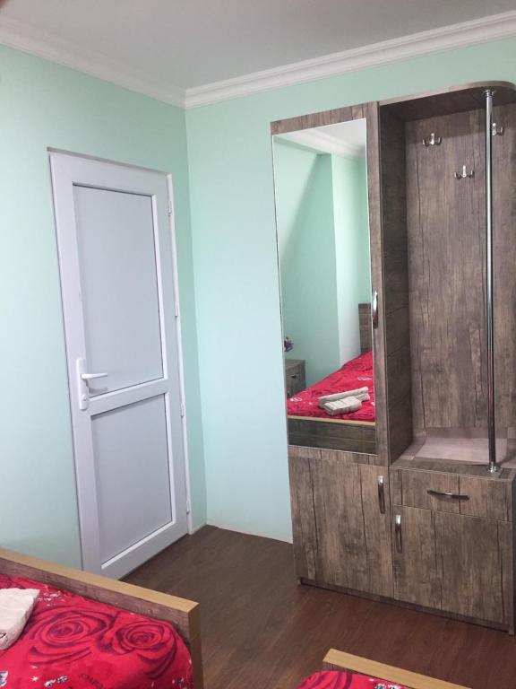 Postel nebo postele na pokoji v ubytování MATE Private Bathrooms