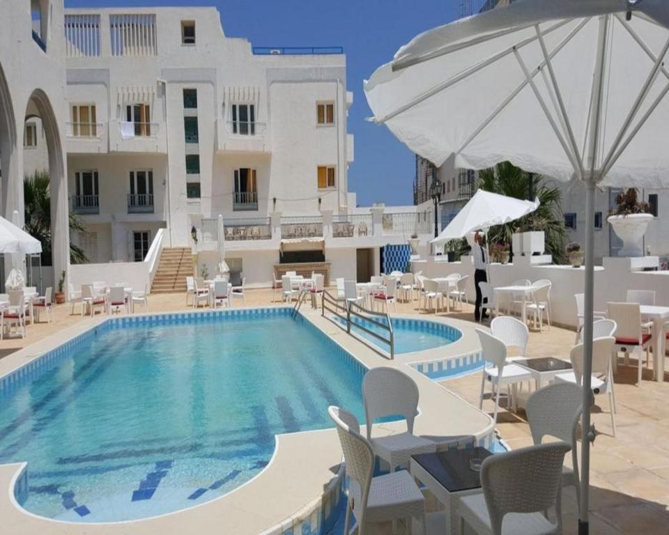 Басейн в или близо до Hotel Sindbad Sousse