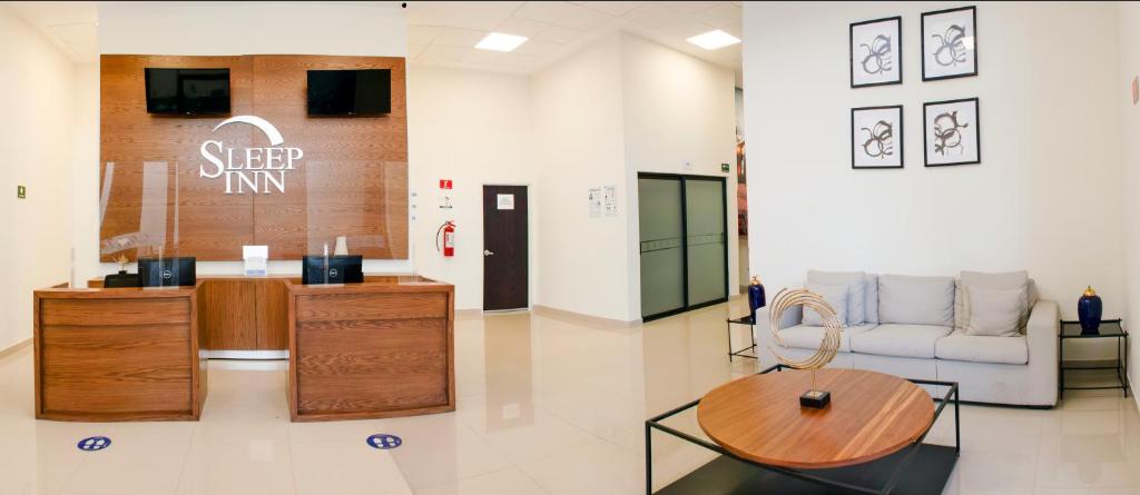 Posezení v ubytování Sleep Inn Queretaro