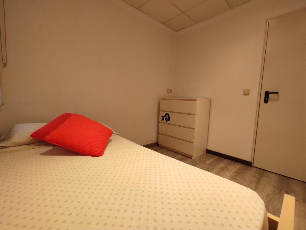 CHEAP & EQUIPPED apartament NEARLY CENTER, Petrer – Precios ...