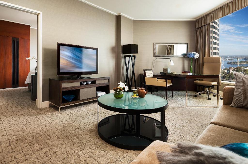 Four Seasons Hotel Sydney - One-Bedroom Opera Club Suite