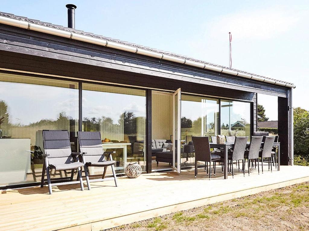 Patio nebo venkovní prostory v ubytování 8 person holiday home in Slagelse-By Traum