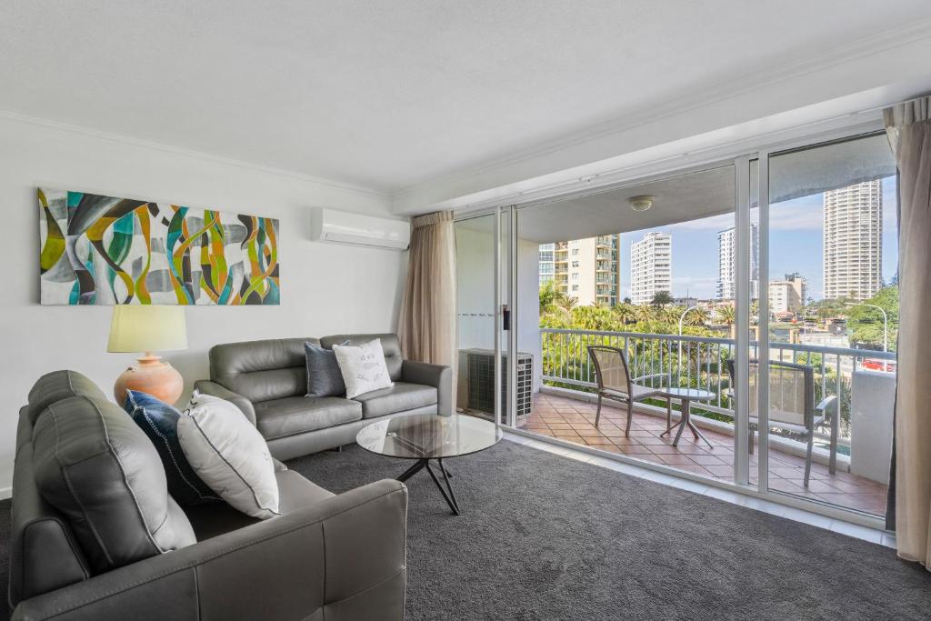 Sovereign on the Gold Coast - Resim 29