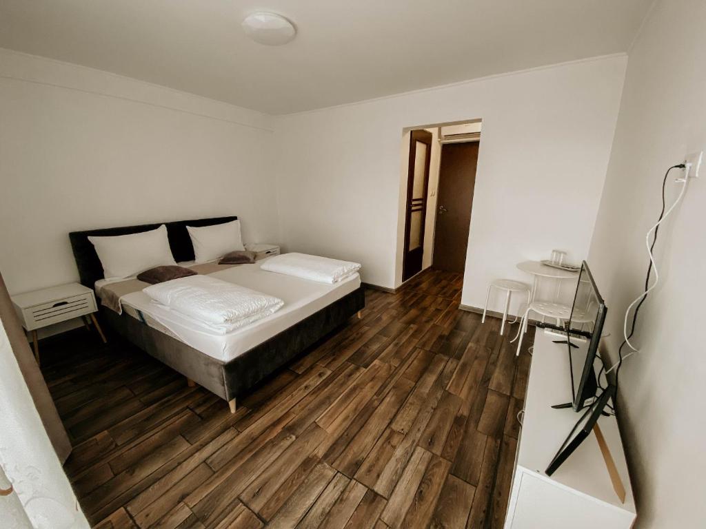 PaulaRooms - King Room