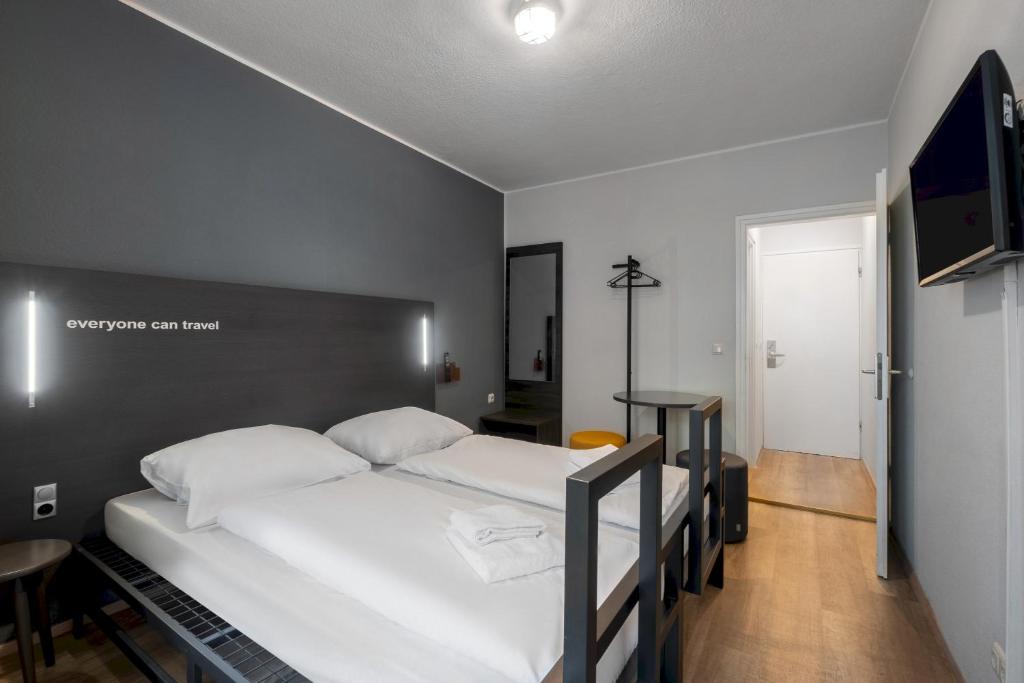 a&o München Hauptbahnhof - Resim 23