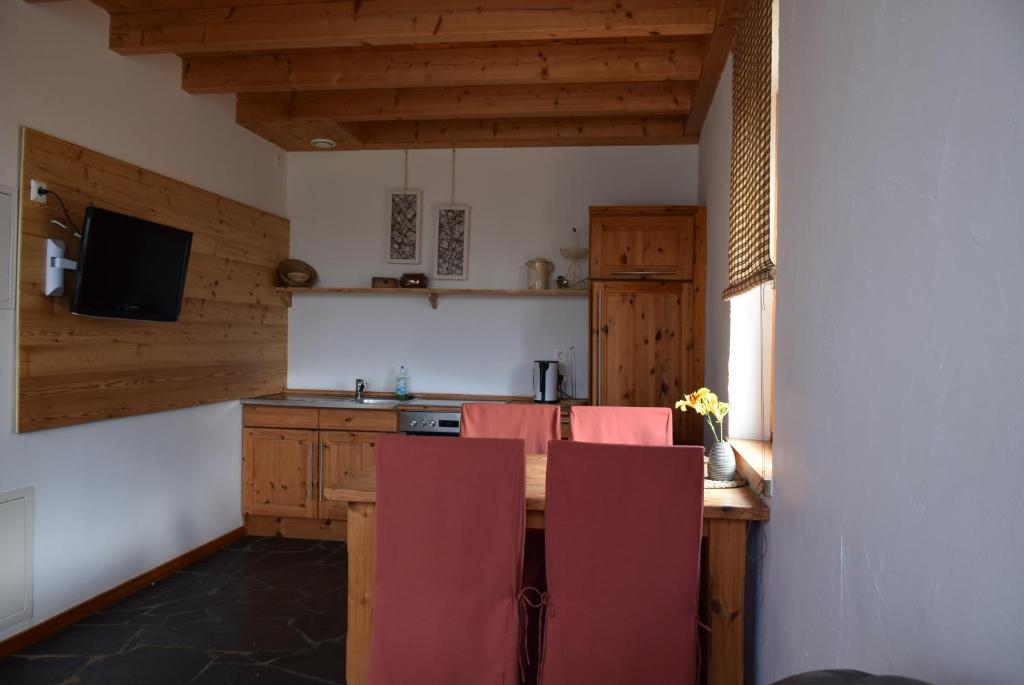 Kuchyň nebo kuchyňský kout v ubytování Forstbauer