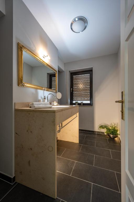 Koupelna v ubytování Hotel zur Krone