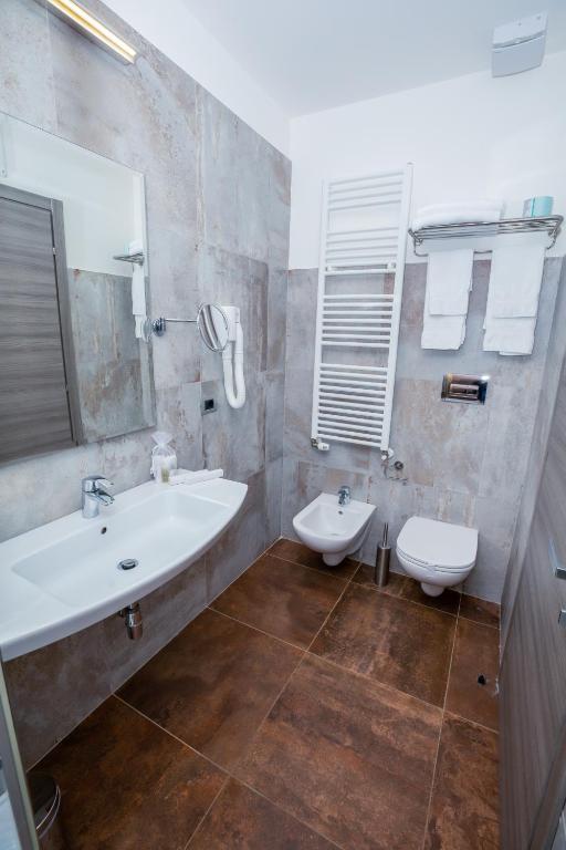 
Deluxe Triple Room with Sea View
