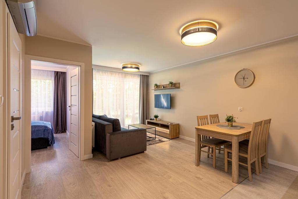 Posedenie v ubytovaní Przytulne Apartamenty Sun Seasons 24 z Pięknym Widokiem w Szklarskiej Porębie by Noclegi Renters