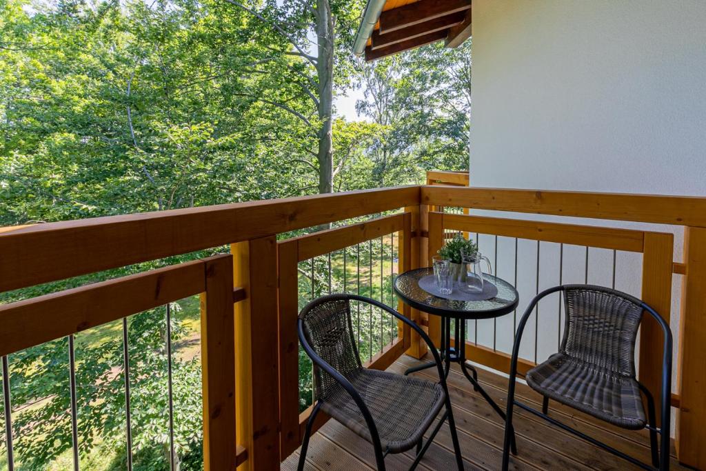 Balkón alebo terasa v ubytovaní Przytulne Apartamenty Sun Seasons 24 z Pięknym Widokiem w Szklarskiej Porębie by Noclegi Renters