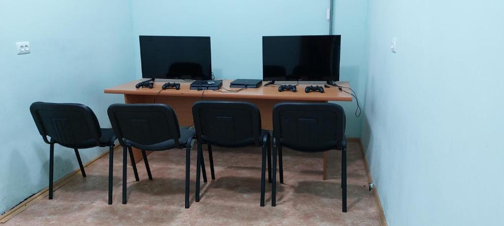 TV a/nebo společenská místnost v ubytování University Hotel Tsakhkadzor