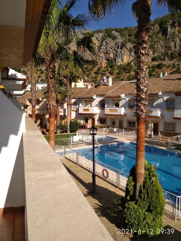 Bazén v ubytování Casa Estacion de Benaojan nebo v jeho okolí