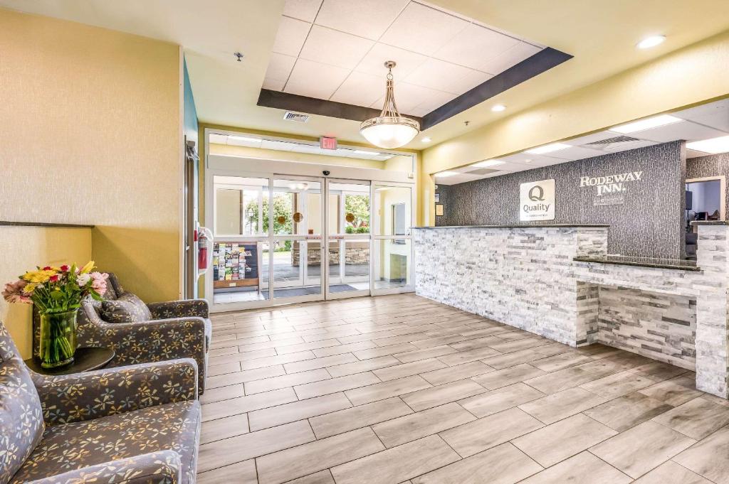 Posezení v ubytování Quality Inn Poughkeepsie