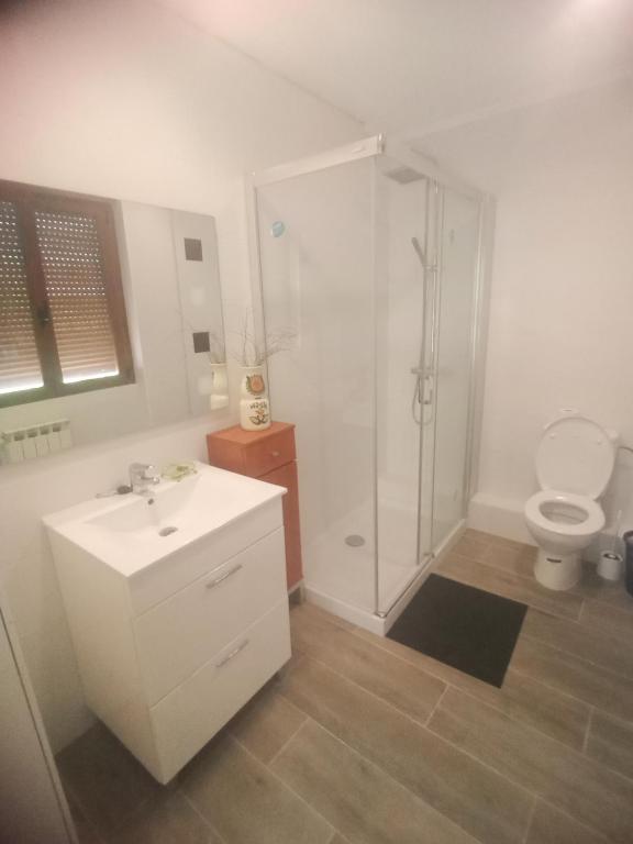 A bathroom at GARDEN ROOMS