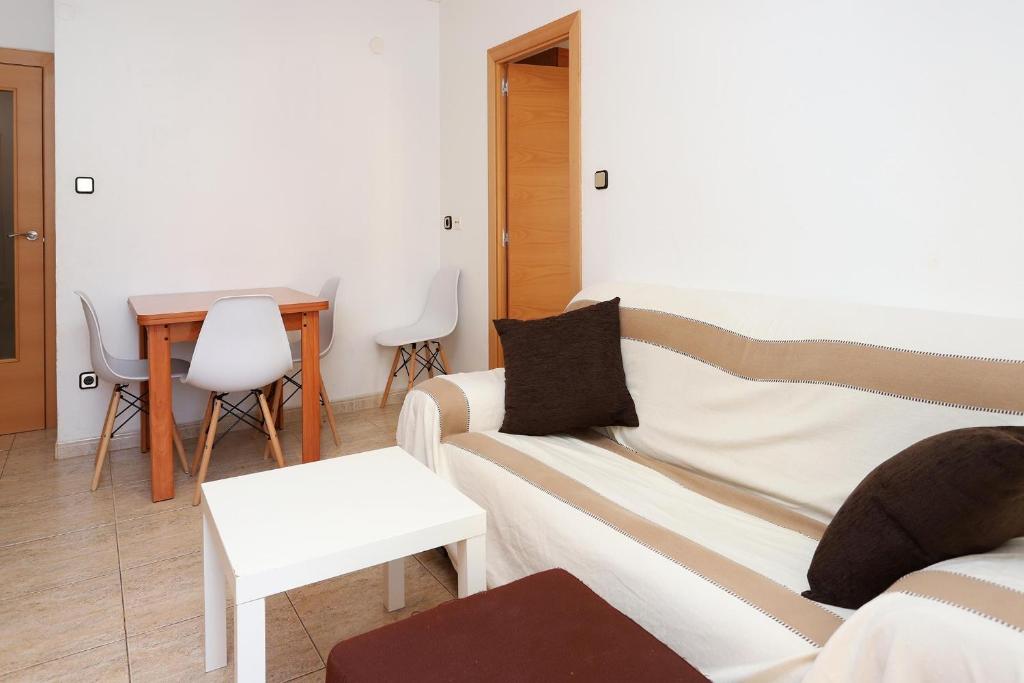 Posezení v ubytování AT174 Apartamento en segunda línea de la playa, wifi