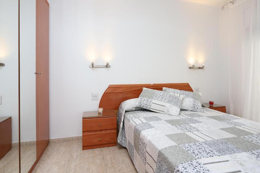 Postel nebo postele na pokoji v ubytování AT174 Apartamento en segunda línea de la playa, wifi
