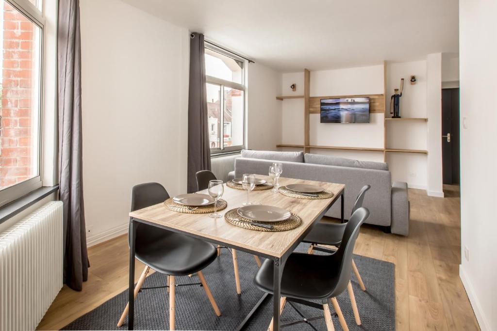 Ruang duduk di Appartement Croisé Laroche 2 (12min de Lille)