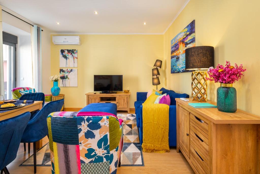 WHome Premium Family Apartment w/ Lift, AC & Barbecue