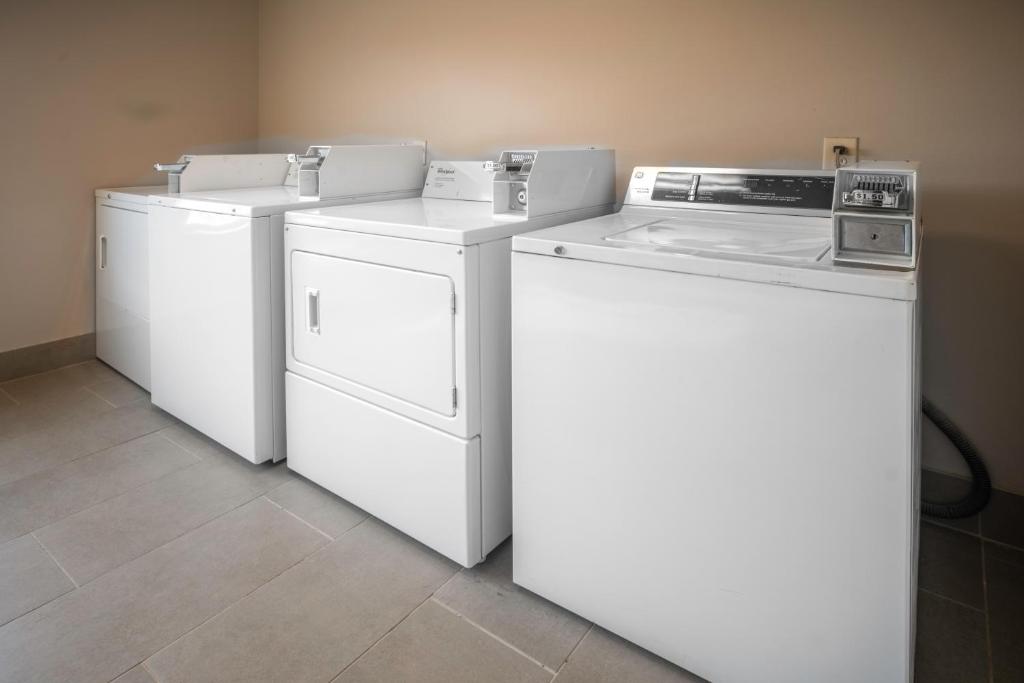 Country Inn & Suites by Radisson, Rocky Mount, NC photo