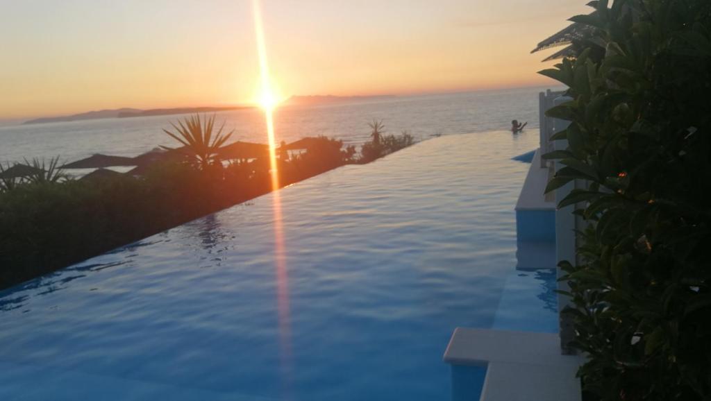 Paralia Luxury Suites - 18