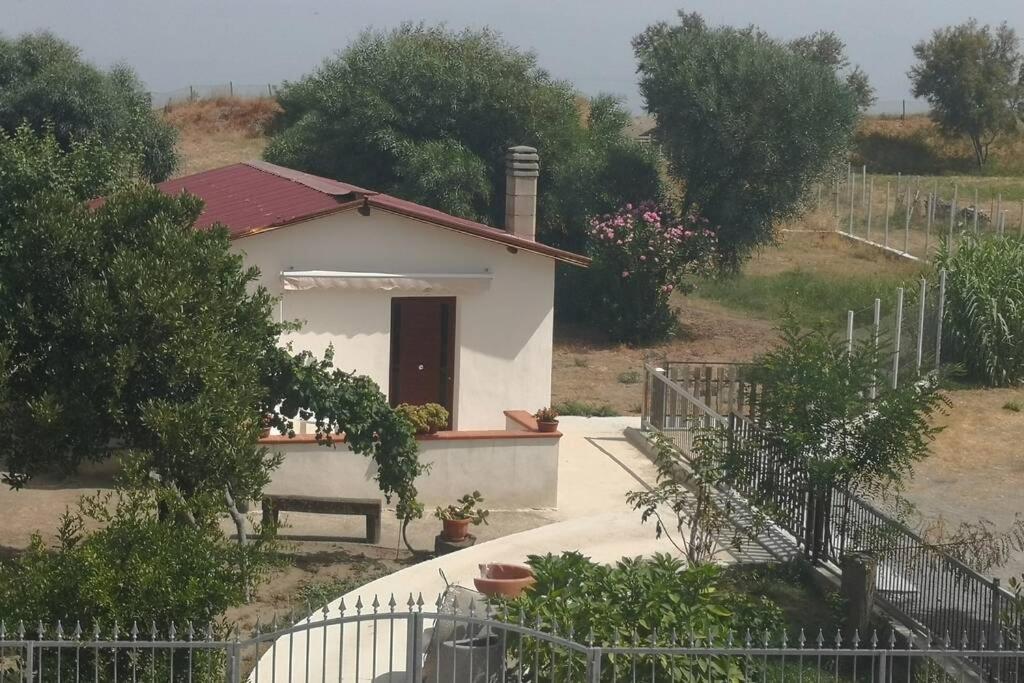 Calabria-VILLA FRANCA- AAUT Casa per Vacanze al mare- Privacy e tranquillità- - Appartement D'une Chambre