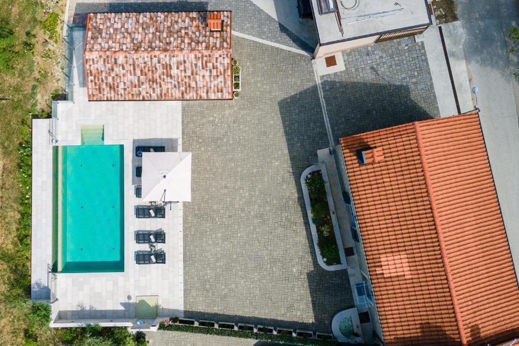 Basen w obiekcie Villa Grazia - with heated salt water Pool lub w pobliżu