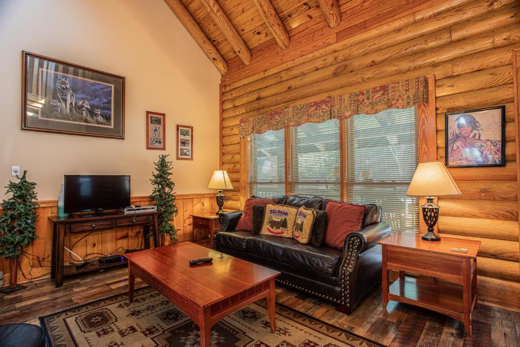 Great Wolf Cabin in Pigeon Forge! - Housity
