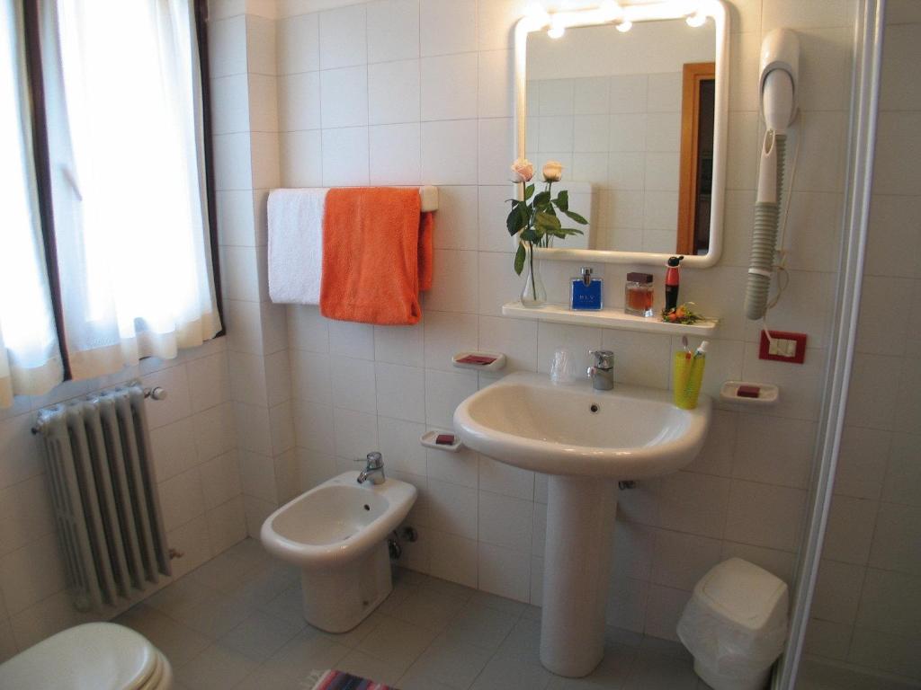 Koupelna v ubytování Hotel La Lanterna