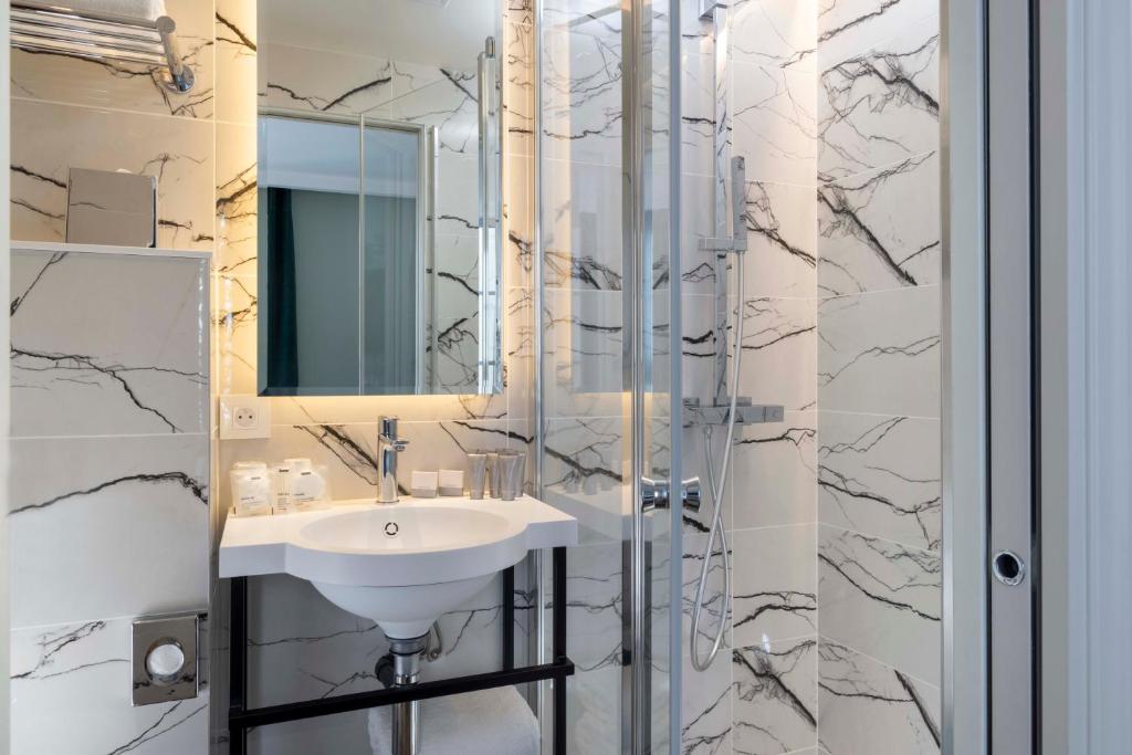 Hôtel La CanopéeHotel in 8th arr., Paris photo