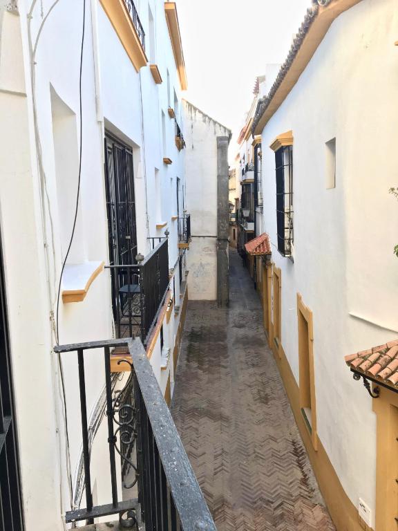 Fotografia z galérie ubytovania Acogedor apt 8pax 4Bdr 2Bth- CozyHomeSevilla2 v destinácii Seville