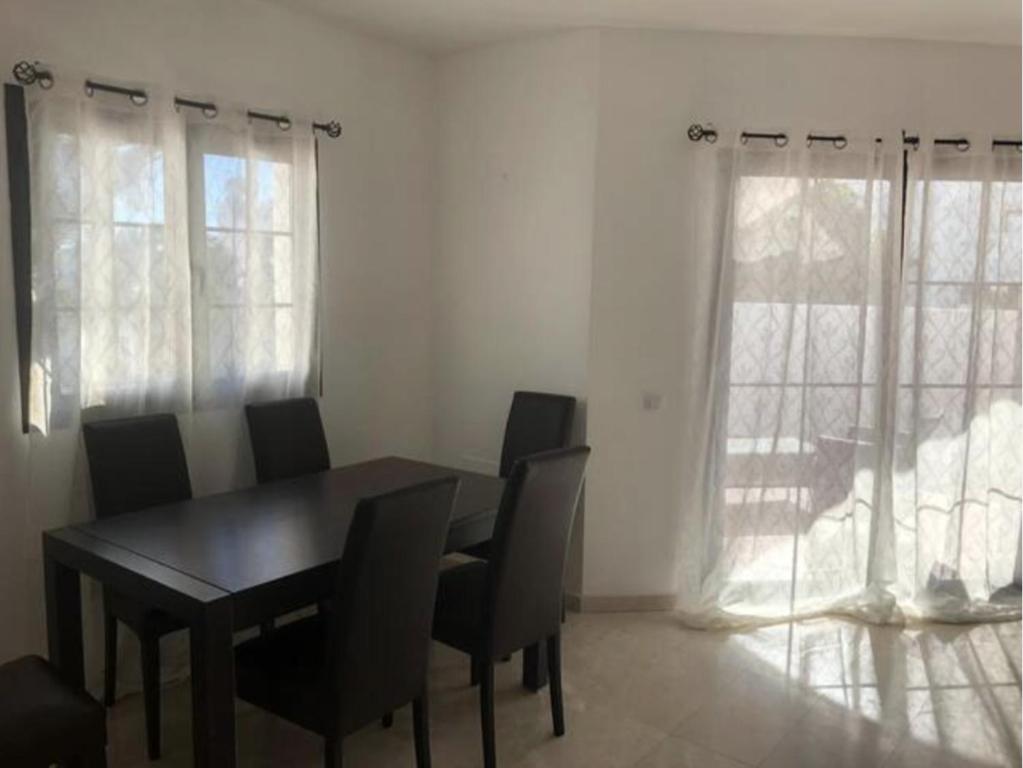 Posezení v ubytování Villa el Roque