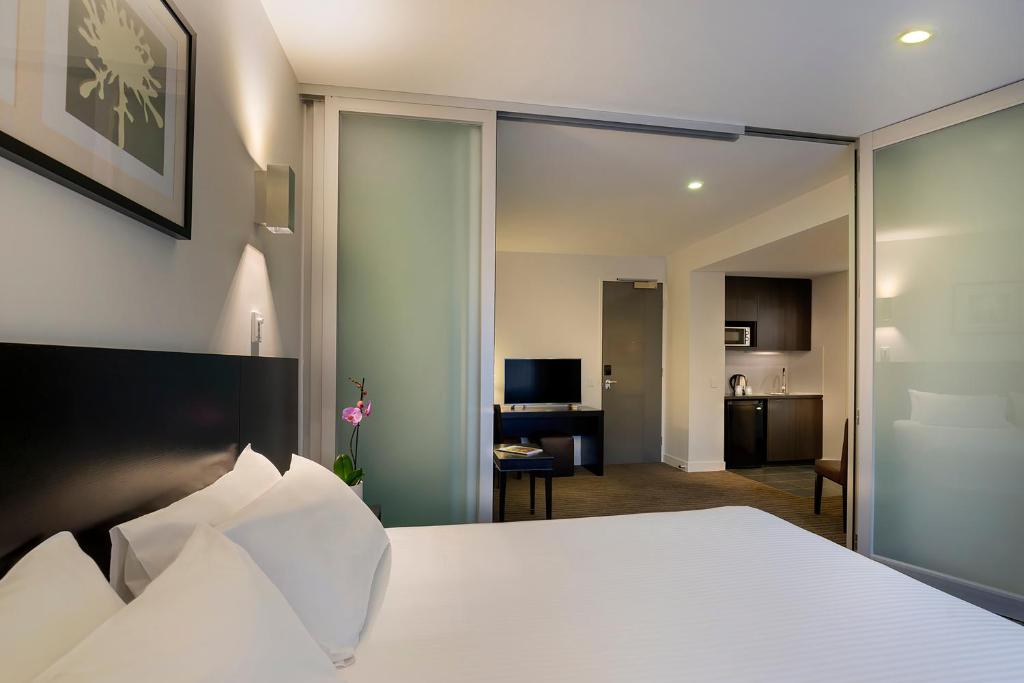 Causeway 353 Hotel - Resim 15