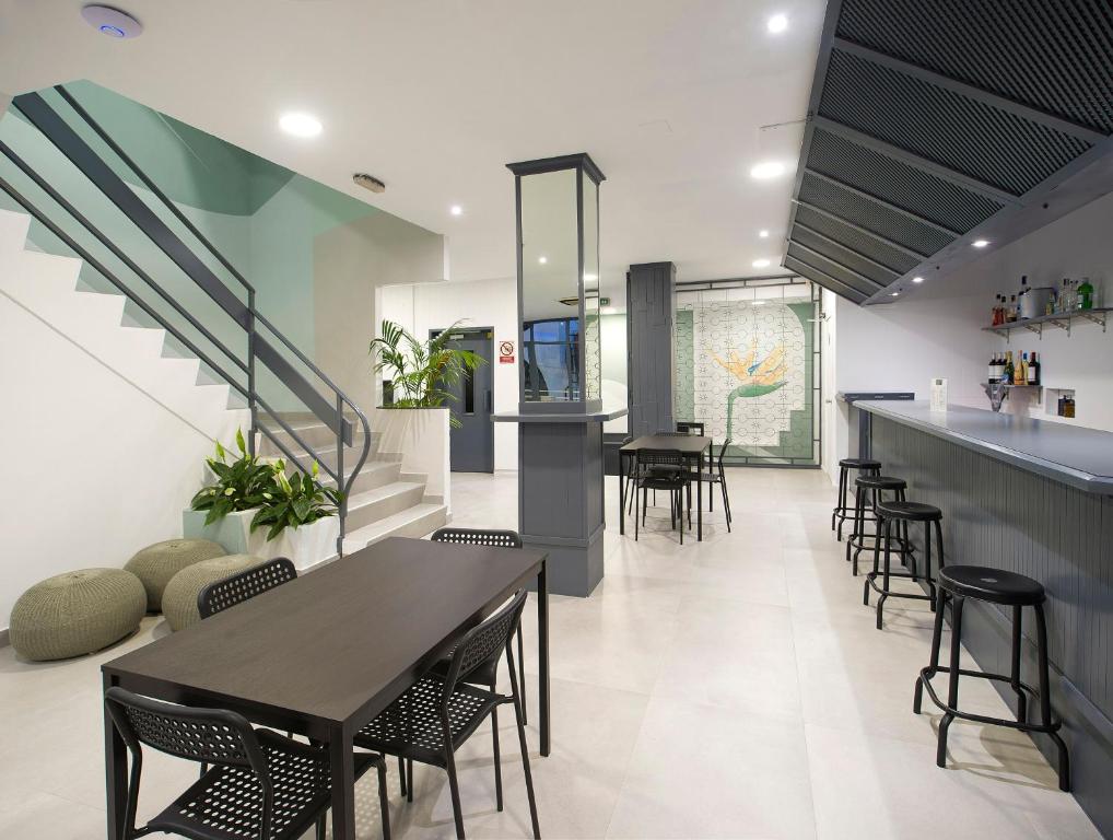 Hotel Base - Adults Only, San Antonio – Bijgewerkte prijzen 2023