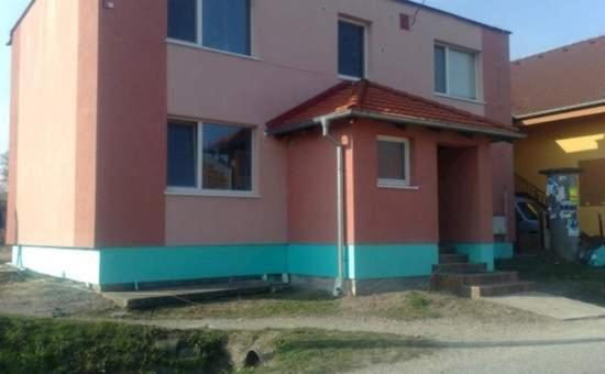 Φωτογραφία από το άλμπουμ του Dvorníky izba v spoločných priestoroch σε Dvorníky