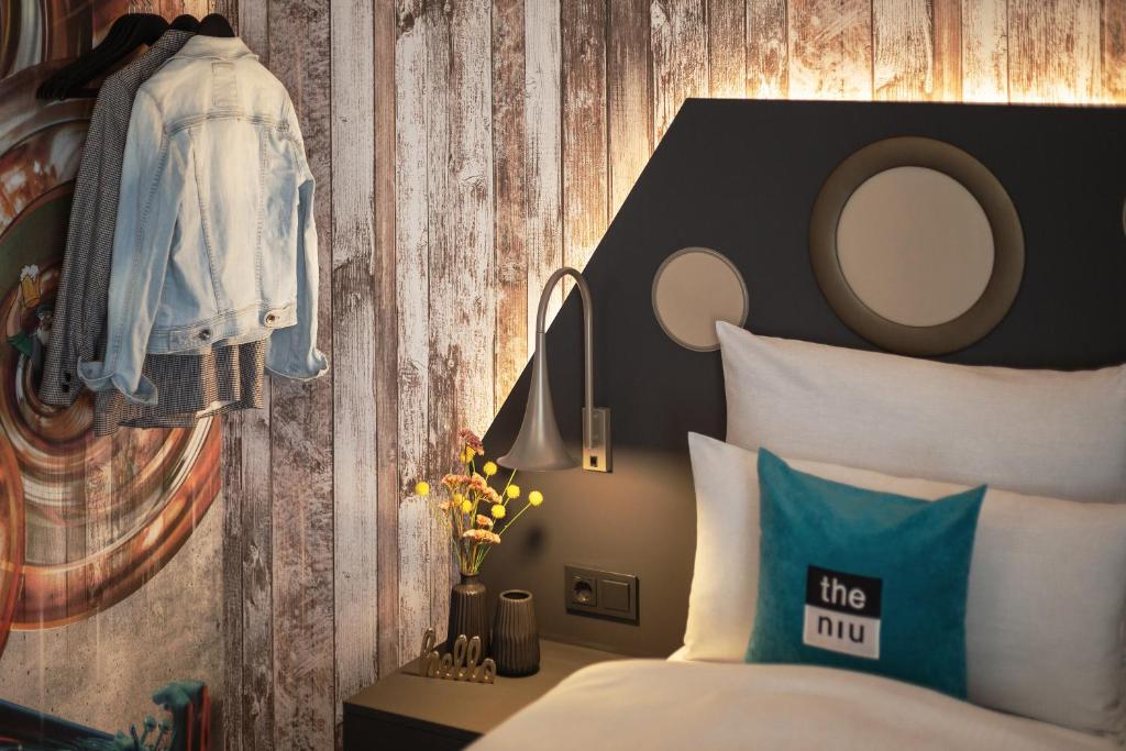 Holiday Inn - the niu, Brass Munich Olympiapark by IHG - Resim 16