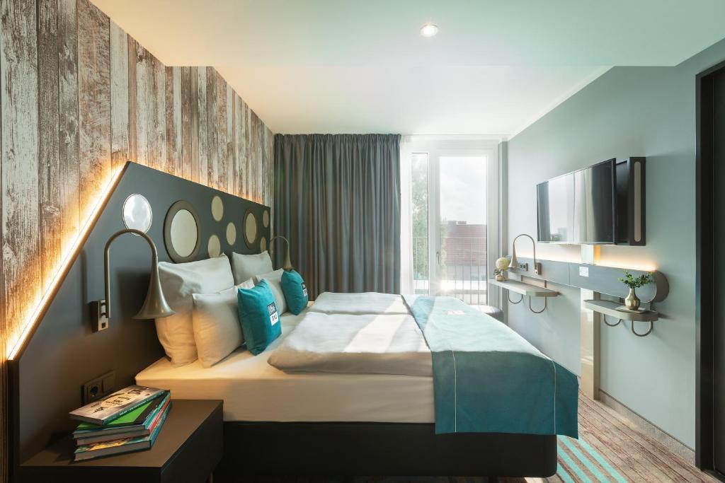 Holiday Inn - the niu, Brass Munich Olympiapark by IHG - Resim 2