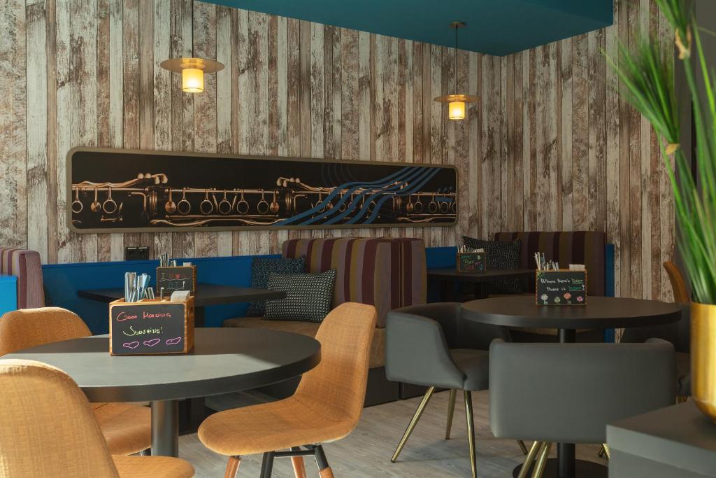 Holiday Inn - the niu, Brass Munich Olympiapark by IHG - Resim 21